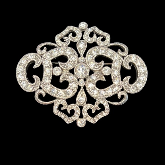VINTAGE CAMROSE + KROSS JACQUELINE B KENNEDY CRYSTAL FILIGREE BROOCH - Picture 1 of 14